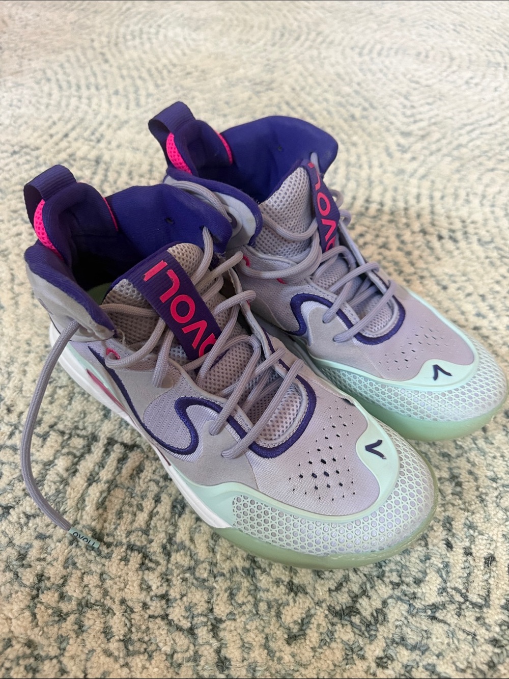 AVOLI Volleyball Shoes size 8